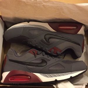 Mens Nike Air Max IVO